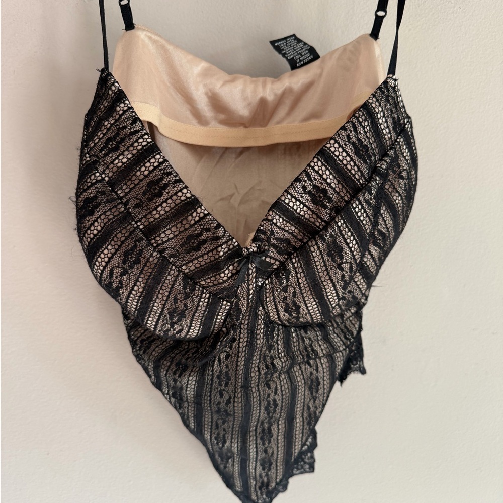New York & Company‎ Cream Lace Trim Camisole